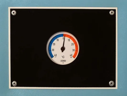Thermometer for insulated container (on outside)