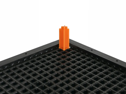 Rotatable stacking bolts for Techray and Variogrid trays